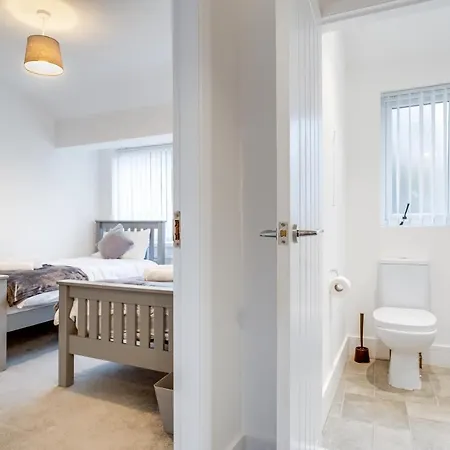 4 Bedroom House Near Bhx, Nec & Hs2