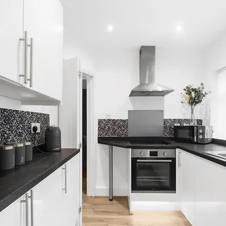 4 Bedroom House Near Bhx, Nec & Hs2 Birmingham