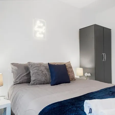 4 Bedroom House Near Bhx, Nec & Hs2 Hébergement de vacances *