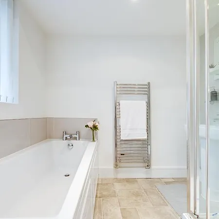 Hébergement de vacances 4 Bedroom House Near Bhx, Nec & Hs2 Birmingham