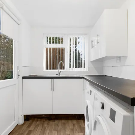 4 Bedroom House Near Bhx, Nec & Hs2