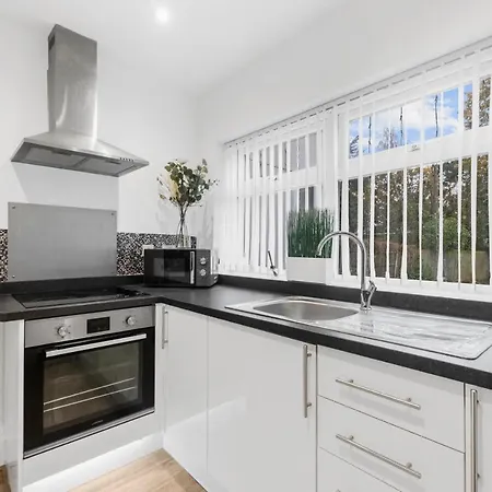 4 Bedroom House Near Bhx, Nec & Hs2 Hébergement de vacances